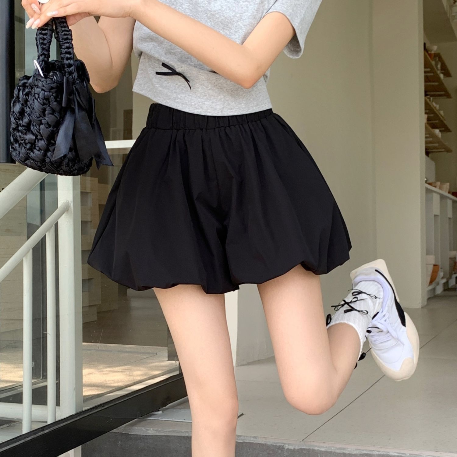 2025夏の大きいサイズの太ったmm蓬蓬蓬広足ズボンの女性は腰が高くて提灯のつぼみの半ズボンを着て痩せているカジュアルなホットパンツを見せます。