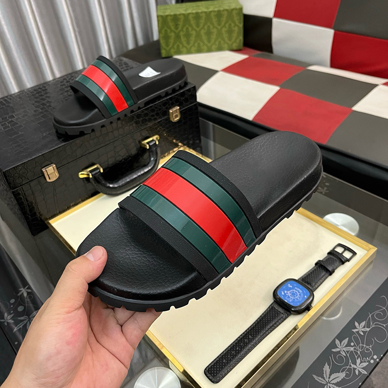 European high-end outdoor beach slippers for men and women, Cambodia and Vietnam G brand green fashionable thick-soled slide sandals European high-end outdoor beach slippers for men and women, Cambodia and Vietnam G brand green fashionable thick-soled slide sandals
