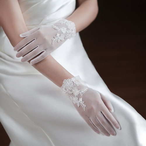 WG060 White Wedding Gloves Elegant Super Fairy Short Lace Wedding Photo Dinner Party Gloves Wholesale
