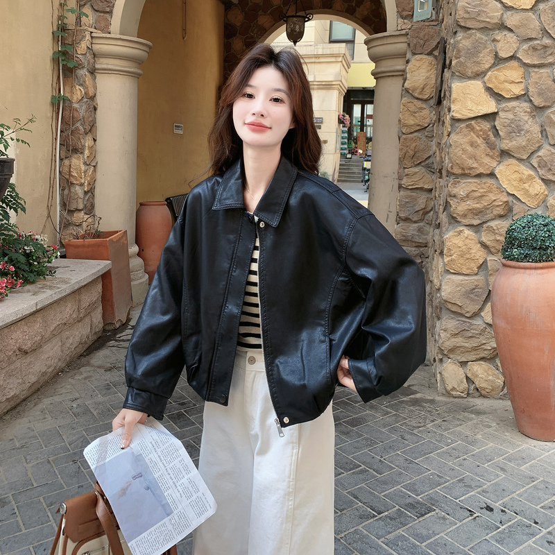 Black Retro Style Lapel Leather Jacket for Women, Short Style, 2026 Spring New Model, Cool and Casual Loose Pu Leather Jacket Black Retro Style Lapel Leather Jacket for Women, Short Style, 2026 Spring New Model, Cool and Casual Loose Pu Leather Jacket