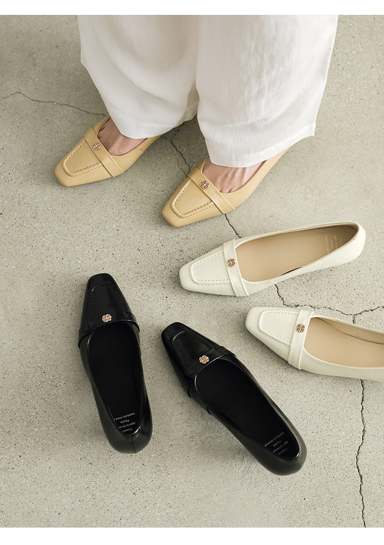 Giày cao gót nữ mũi nhọn cổ điển, gót thô vừa, họa tiết hoa sơn trà, dáng slip-on — đen chi tiết 2