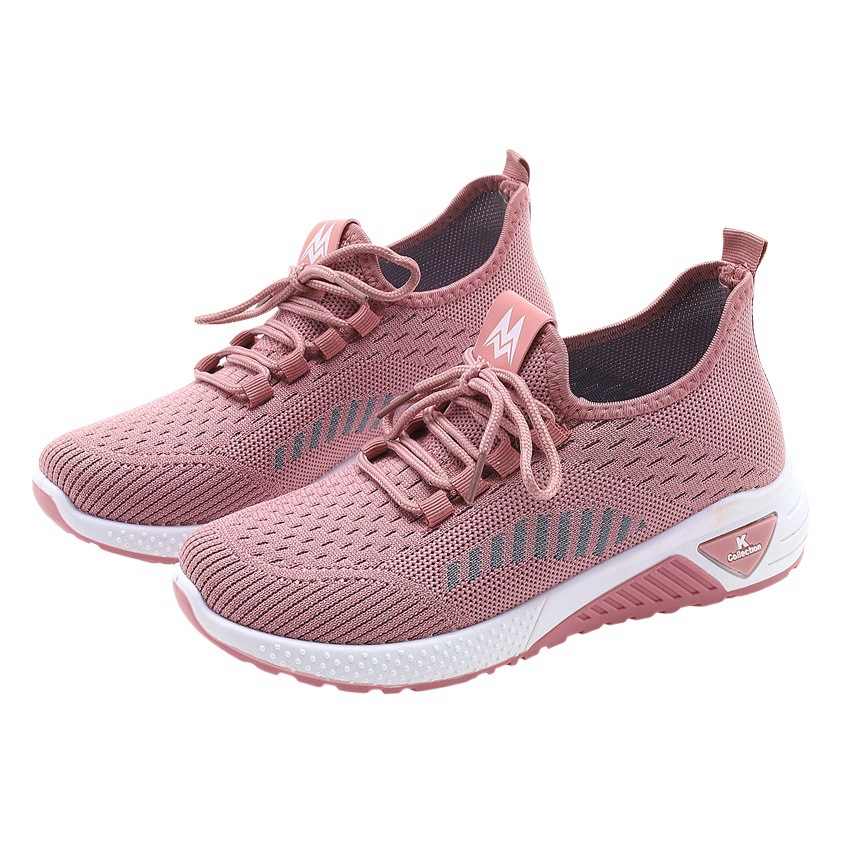 Zapatos de mujer verano 2023 viejo Beijing casual todo partido transpirable vuelo tejido inferior suave zapatos de mamá zapatilla de deporte zapatos de mujer comercio exterior