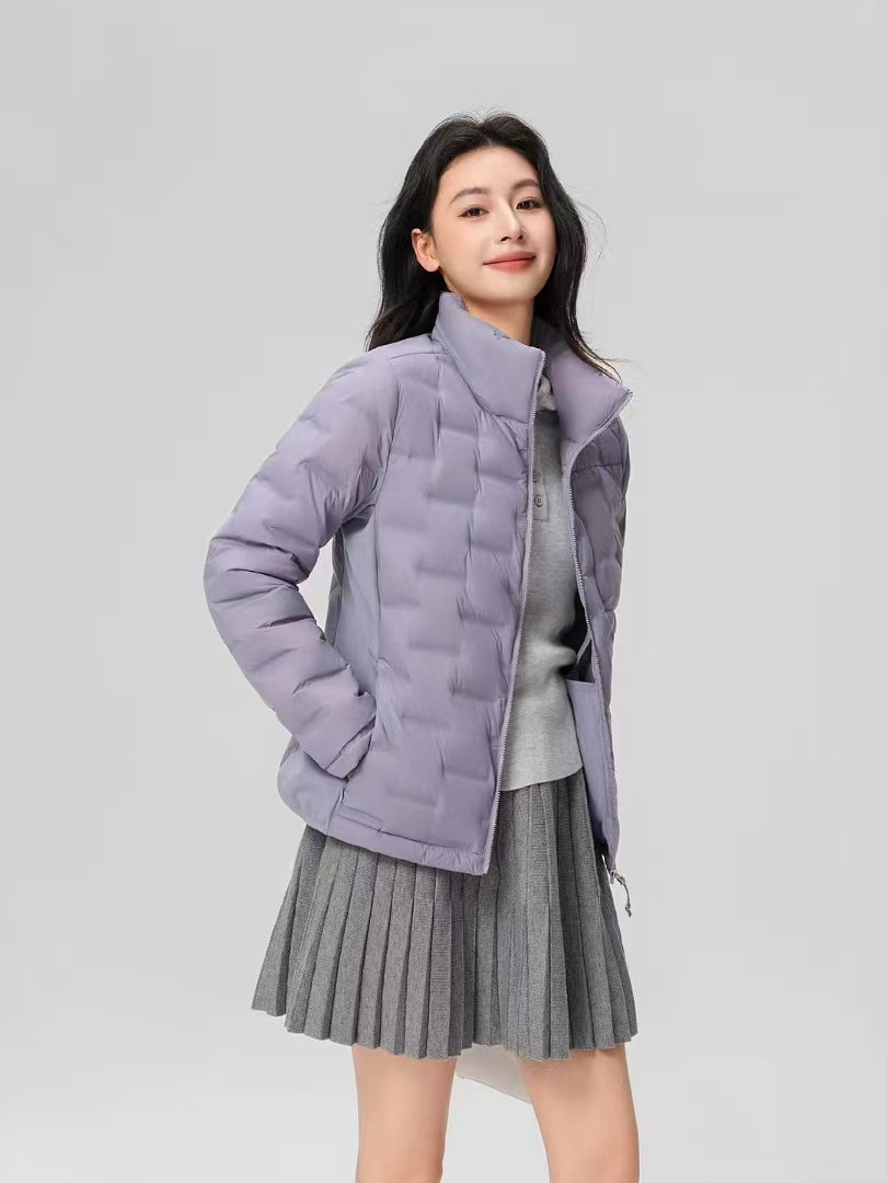 Chaqueta de plumón para mujeres otoño y invierno nuevo tipo 90 de lana ligera y delgada hermosa moda de cuello caliente delgada y gruesa chaqueta corta