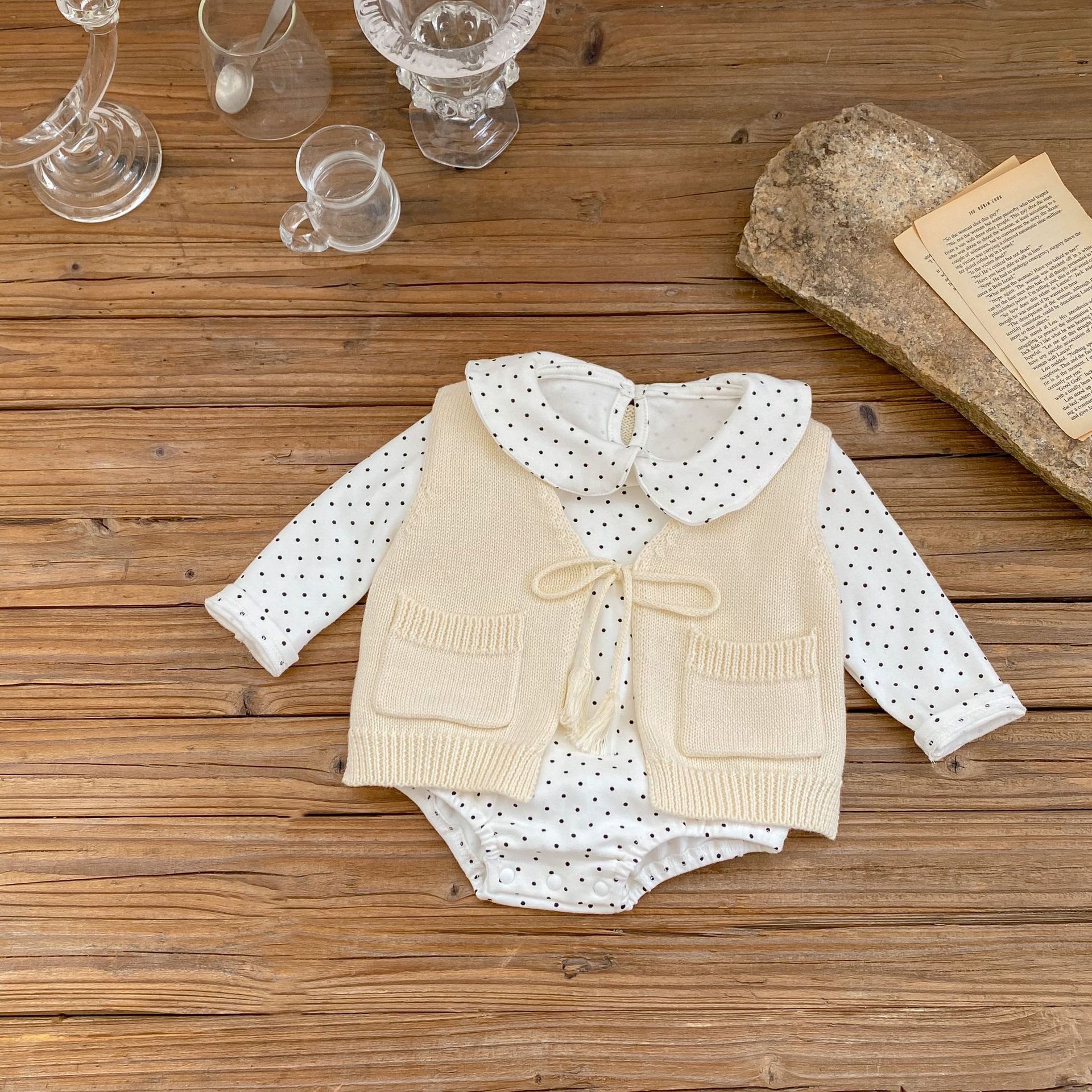 Title 12, Kinder Strickjacke mit Quasten und Bindeband We...