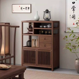 餐桌;实木床;餐椅