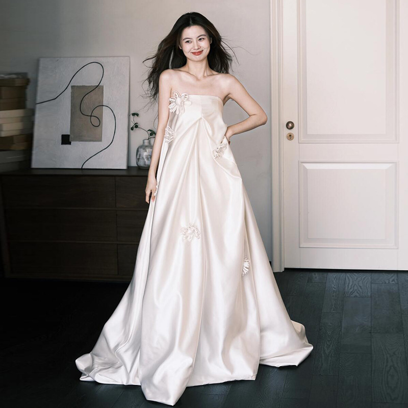 Niche Satin Light Wedding Dress French Fairy Strapless Design Bridal Robe Women's Engagement Welcome High-End Gown Dress Niche Satin Light Wedding Dress French Fairy Strapless Design Bridal Robe Women's Engagement Welcome High-End Gown Dress