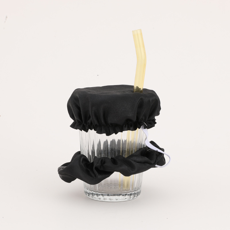 검은색 컵 뚜껑 세트