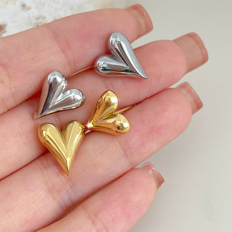 Dulce Forma De Corazón Corazón Metal Acero Inoxidable 304 Sin Incrustaciones Chapado En Oro De 16 Quilates Blanco Oro Plateado Chapado En Oro Pendientes display picture 1