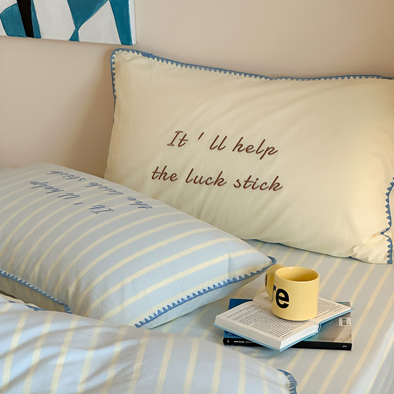 Minimalist Striped Cotton Four-piece Bedding Set Skin Friendly_voghion.com