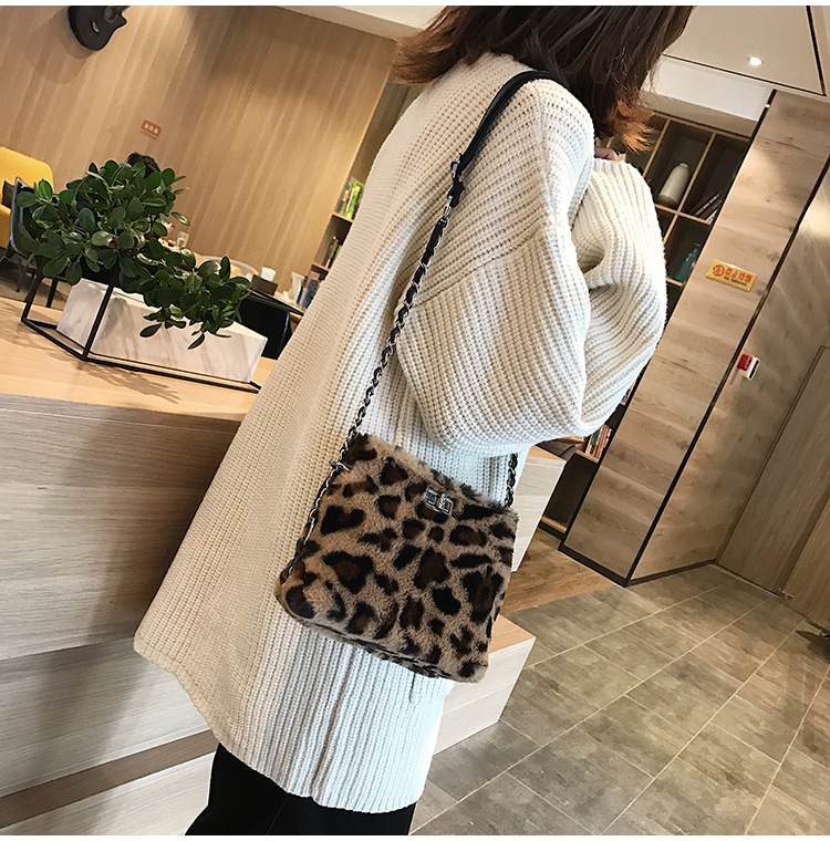 autumn and winter new style leopard plushchain plush oneshoulder messenger bagpicture3
