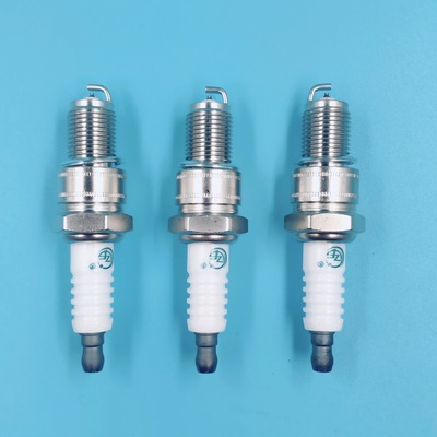 168F汽油发电机火花塞微耕机磨光机火嘴F5TC E6TC F7TC依金火花塞