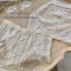 新商品のクリームが甘い田園風の美しい女性のレースの網の紗の下着の女性の通気性の快適さはお尻の三角のズボンを包みます。