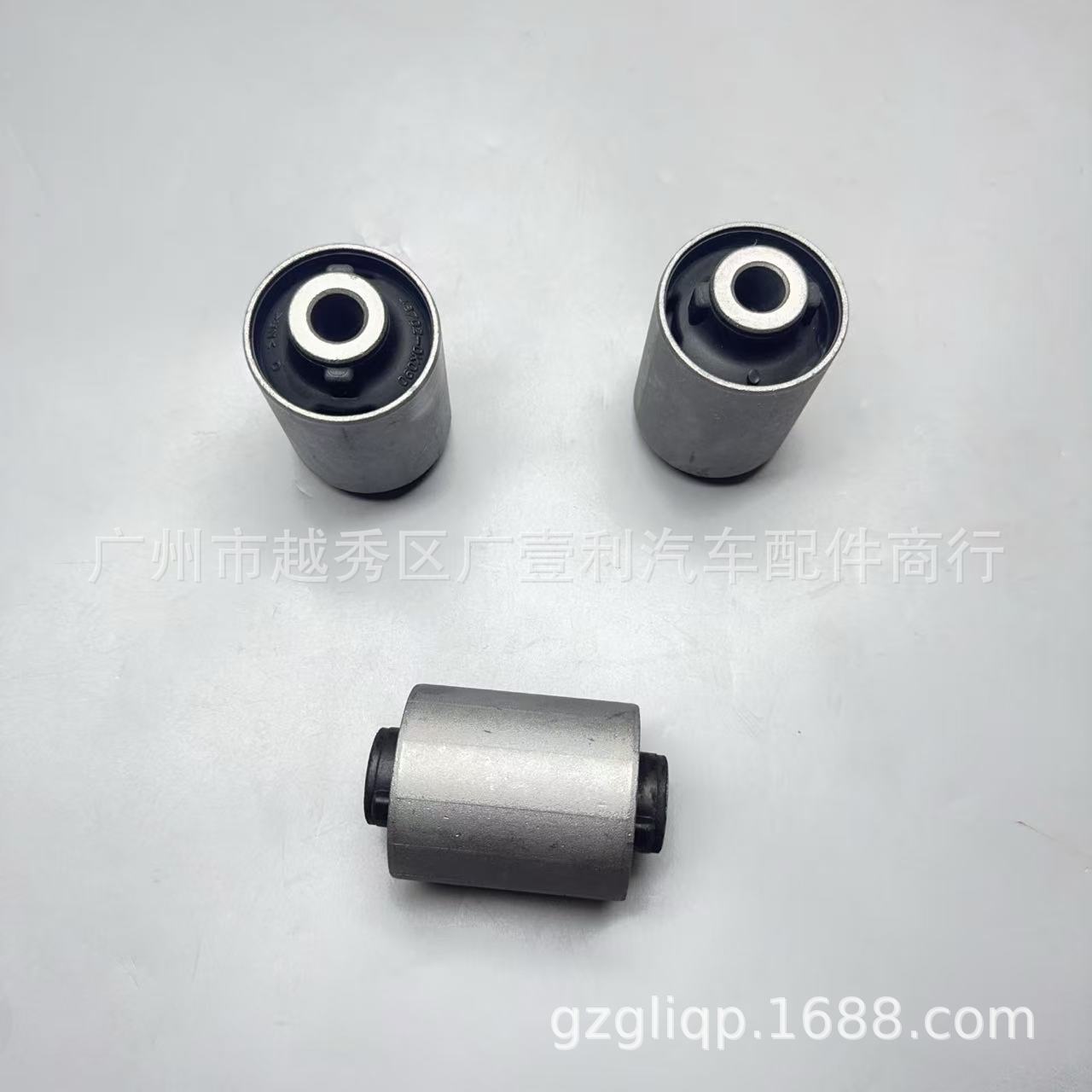 Applicable to 48702-0K090 48702-0K030 Revo Tgn51 Gun156 Rear Pull Rod Rubber Sleeve