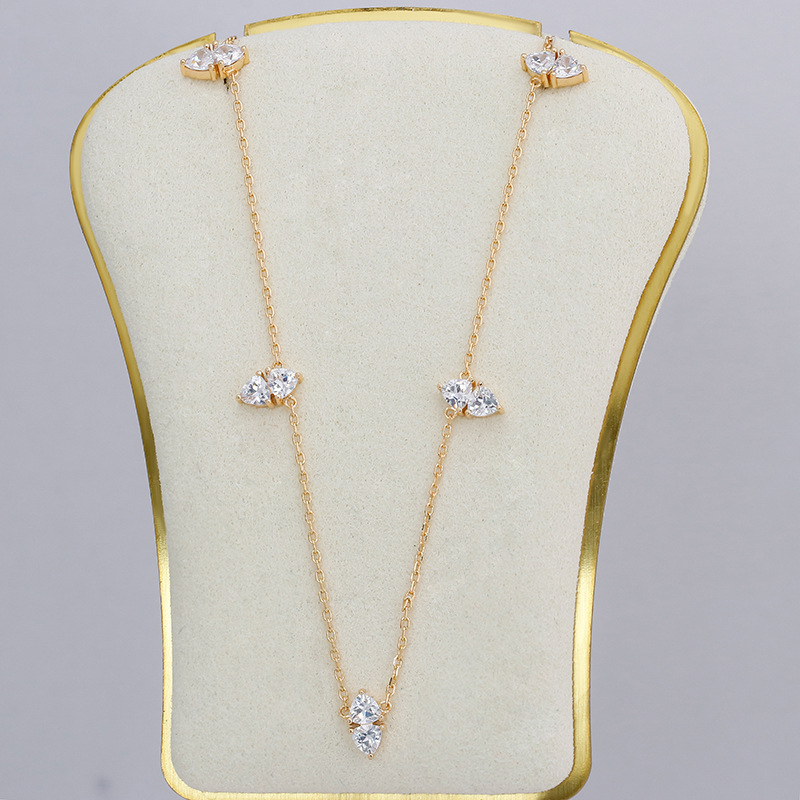 Luxury Pearl Choker Necklace With Magnetic Clasp For Women_voghion.com