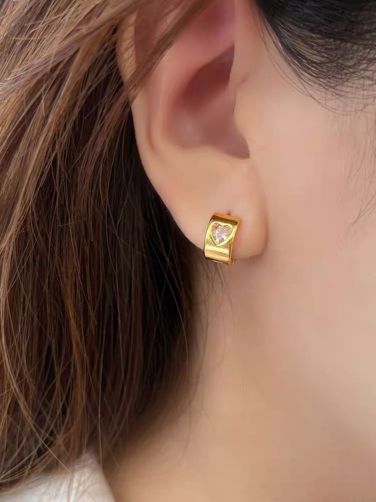 Plating, Inlay Design 1 Pair Simple Style Heart Shape Plating Inlay Titanium Steel Zircon Earrings