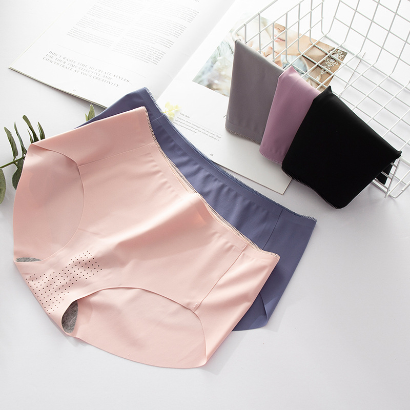 Ice silk underwear for women in summer thin breathable pure cotton crotch antibacterial mid-waist girl traceless comfortable women shorts