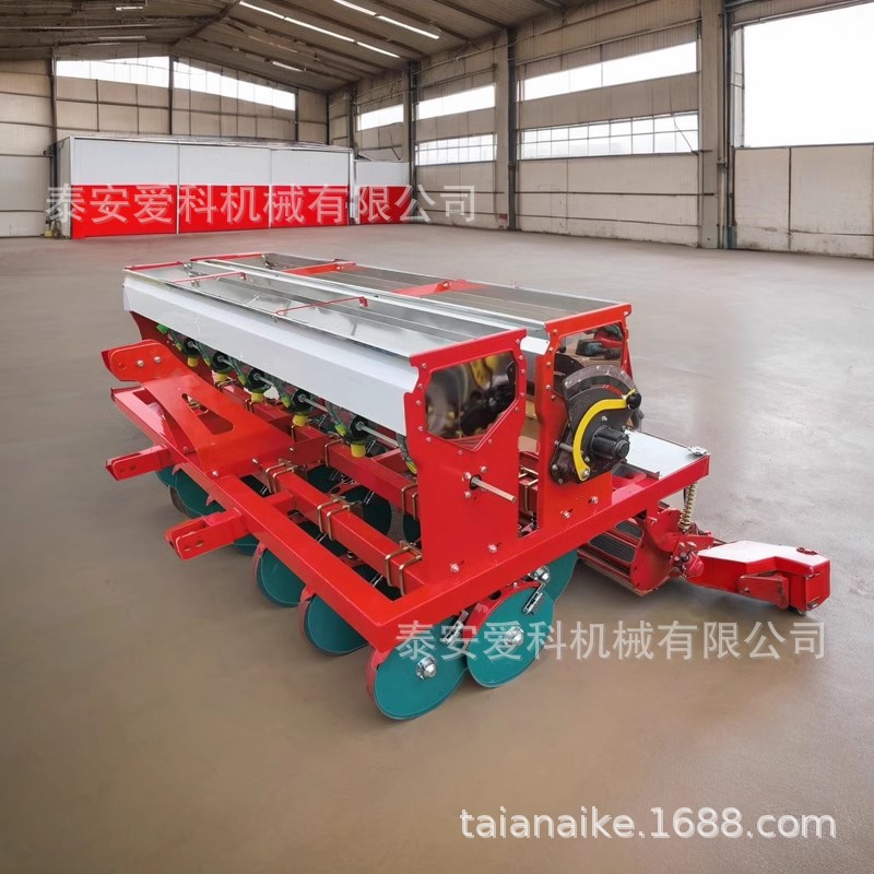 旋耕施肥播种一体机小麦播种机拖拉机带多行玉米大豆小麦谷物播种