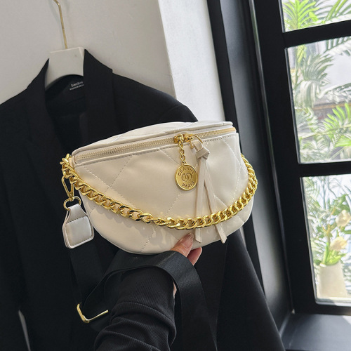 New Spring/Summer Women's Rhombus Chain Bag: Stylish, Versatile Crossbody Bag with Instagram-Worthy Texture, Perfect as a Chic Chest Pocket.