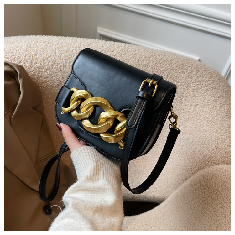 2021 New Fashion Autumn And Winter Retro Texture Single Shoulder Messenger Saddle Bag display picture 5