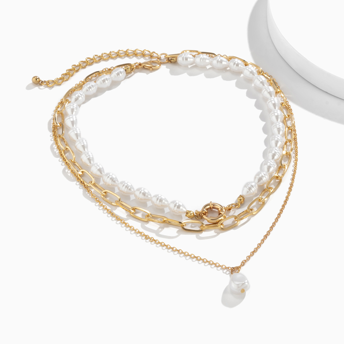 Collier avec pendentif en forme d'étoile en perles et perles artificielles de style métal_voghion.com