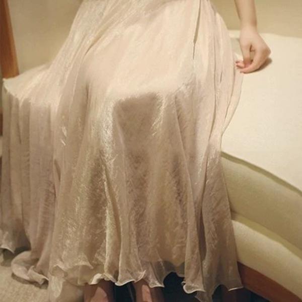 High-end shimmering chiffon skirt with a large hem, A-line, high-waisted, slimming, trendy gold-threaded chiffon fairy long skirt High-end shimmering chiffon skirt with a large hem, A-line, high-waisted, slimming, trendy gold-threaded chiffon fairy long skirt