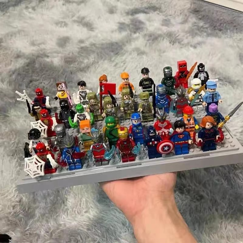 36 random figures + ladders