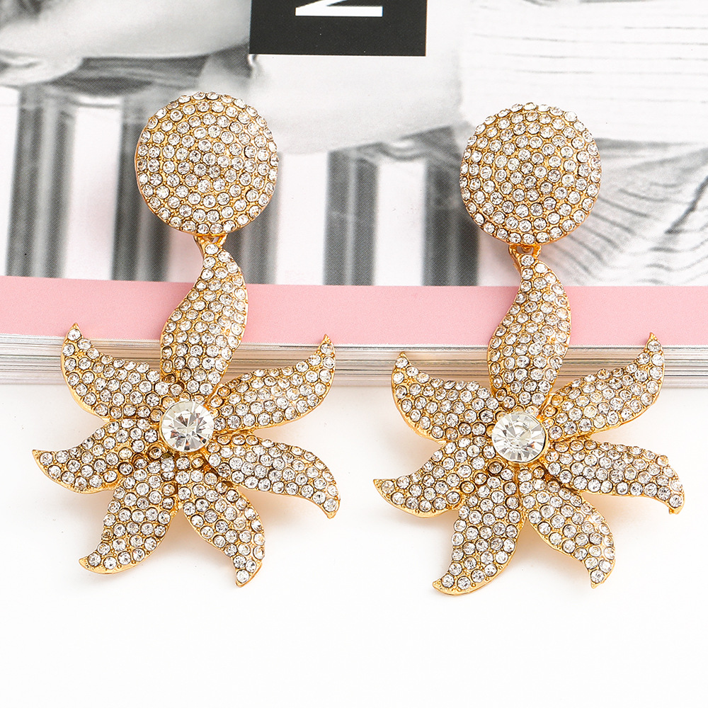 Fashion Retro Exaggerated Flowers Full Of Diamond Earrings display picture 10