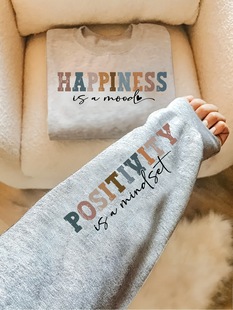 Women's oversized letterhead sweater with 100% polyester crew neck, slightly stretchy, stitch