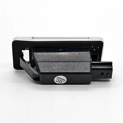 Serena C27 2016-2018 – Nissan License plate lamp