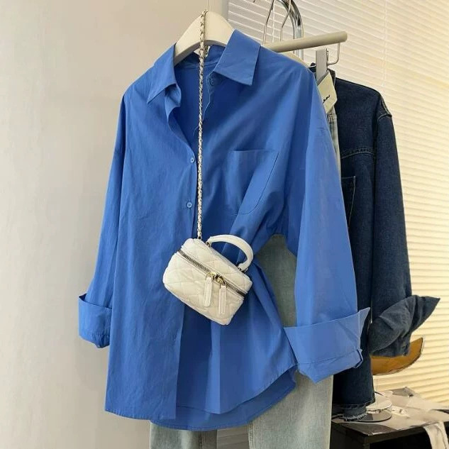 Pure cotton Hong Kong style Klein blue shirt for women, suitable for spring, summer, and autumn, French style, super flattering, high-end layered shirt for women