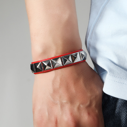 欧美银色方形铆钉情侣手环厂家直销男士合金对扣皮革手链