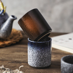 日本式のお茶の杯の小さいコップの陶磁器の杯の水の杯のレストランは寿司の食器の杯の杯を使うことができません。