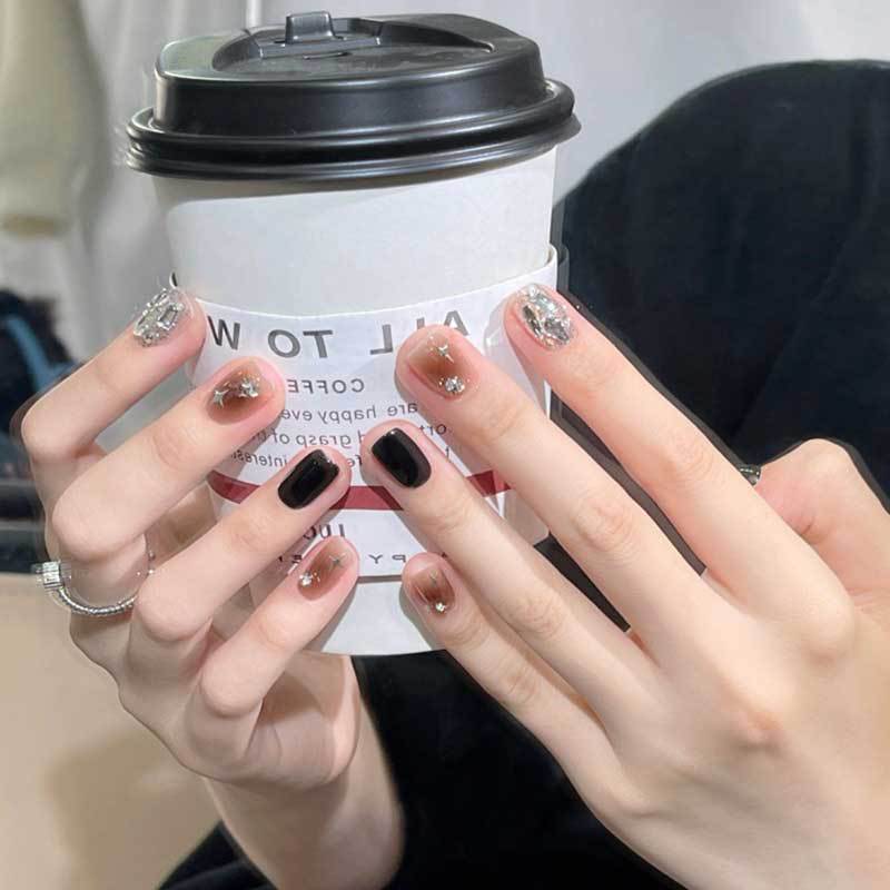 Yiyi Dance Champagne Diamante Gato Eye Armadura de desgaste Lujo ligero Flash Pegatinas de uñas Otoño/Invierno Todo-fósforo Live Explosión