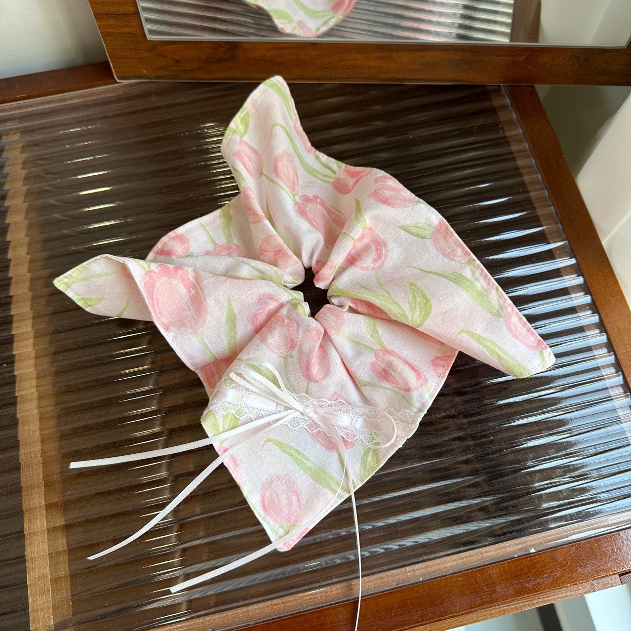 Pañuelo cuadrado de tulipán rosa