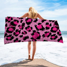 跨境直供厂家直销方形沙滩巾特色形浴巾超细纤维双面绒浴巾豹纹款