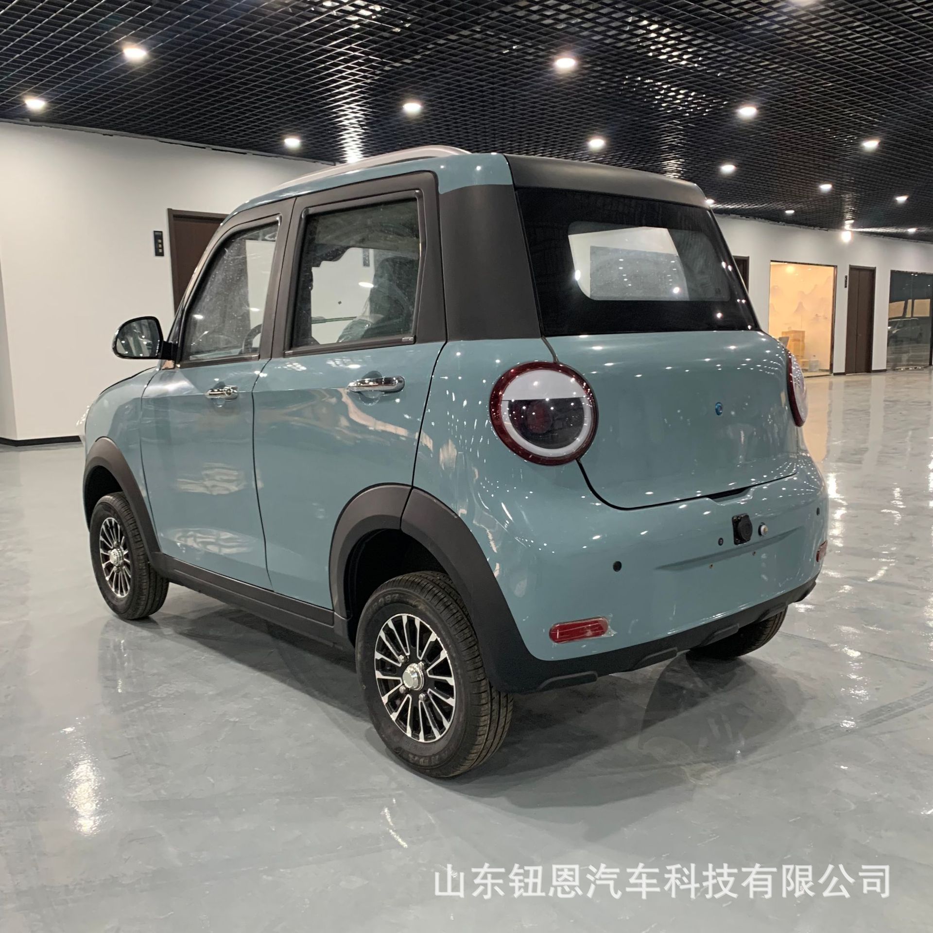 Sedan-Style Dual-Fuel Electric Four-Wheeler, Mobility Electric Vehicle, Electric Motorcycle, Cross-Border Exclusive Supply of 60V Lithium Battery Four-Wheeler