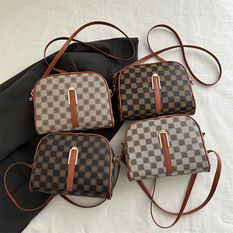 Mochila de moda vintage flores 2024, otoño y invierno nuevo mini bolso cuadrado simple, textura de estilo occidental, bolso de hombro.