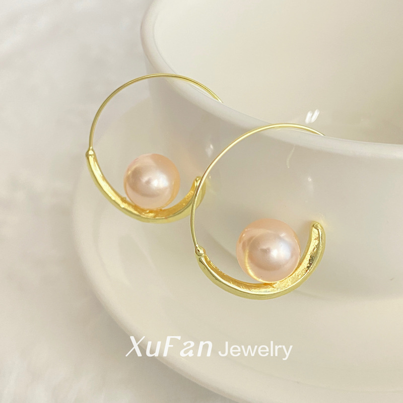 Orecchini a cerchio grandi eleganti e alla moda di alta qualità, in stile francese leggero e lussuoso, con perle semicircolari, per donna_voghion.com