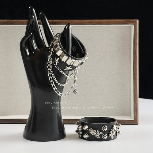 New Cool Girl Punk PU Leather Rivet Bracelet Personality Skull Street Dance Accessory Hip-Hop Bracelet Wide Cuff Trendy for Men