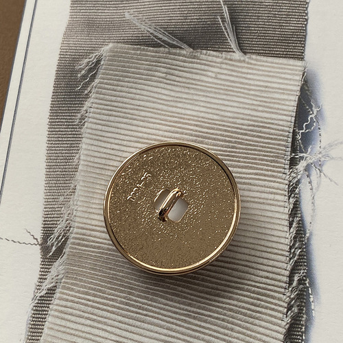 [Yisen] Xiaoxiang socialite style pearlescent metal buttons tweed jacket fur coat suit decorative buttons