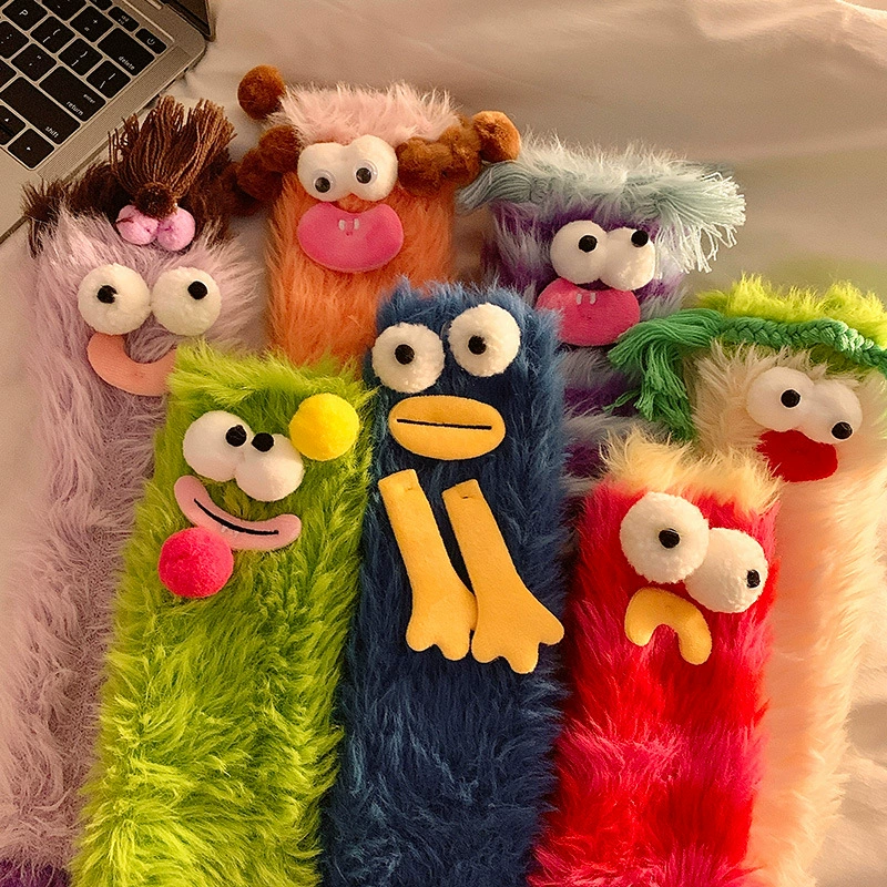 Забавные, милые, уродливые, великоглазые плюшевые носки для женщин на осень и зиму, утолщенные и теплые носки для сна в пол, носки средней длины, новый стиль.
