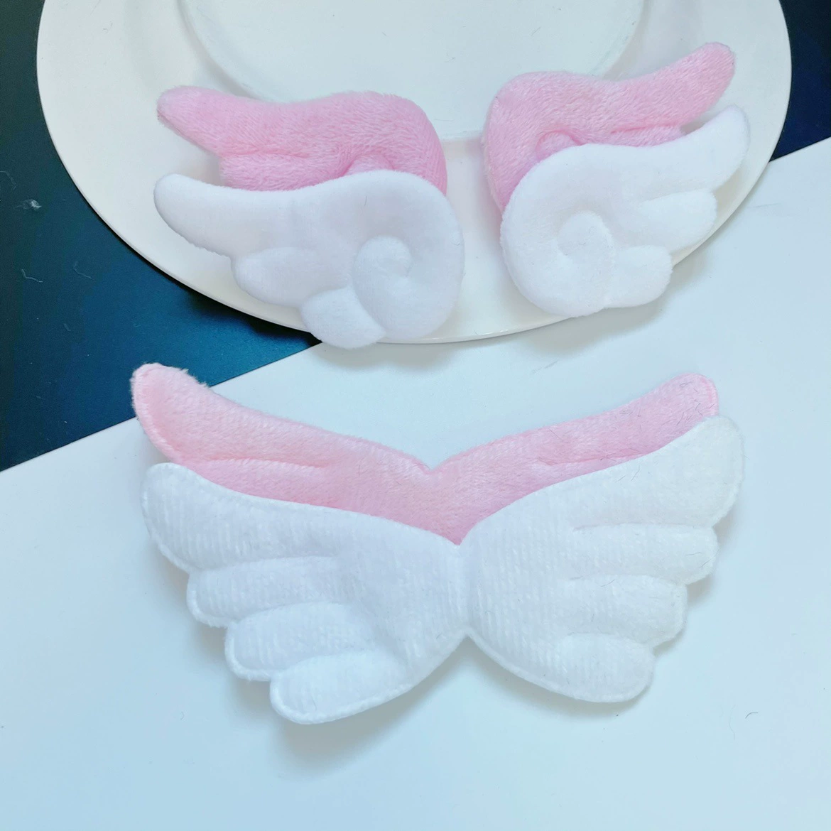 Разделенный замшевый тиснение ткани милые крылья ангела украшения шапки декоративные аксессуары Материал милые крылья ангела