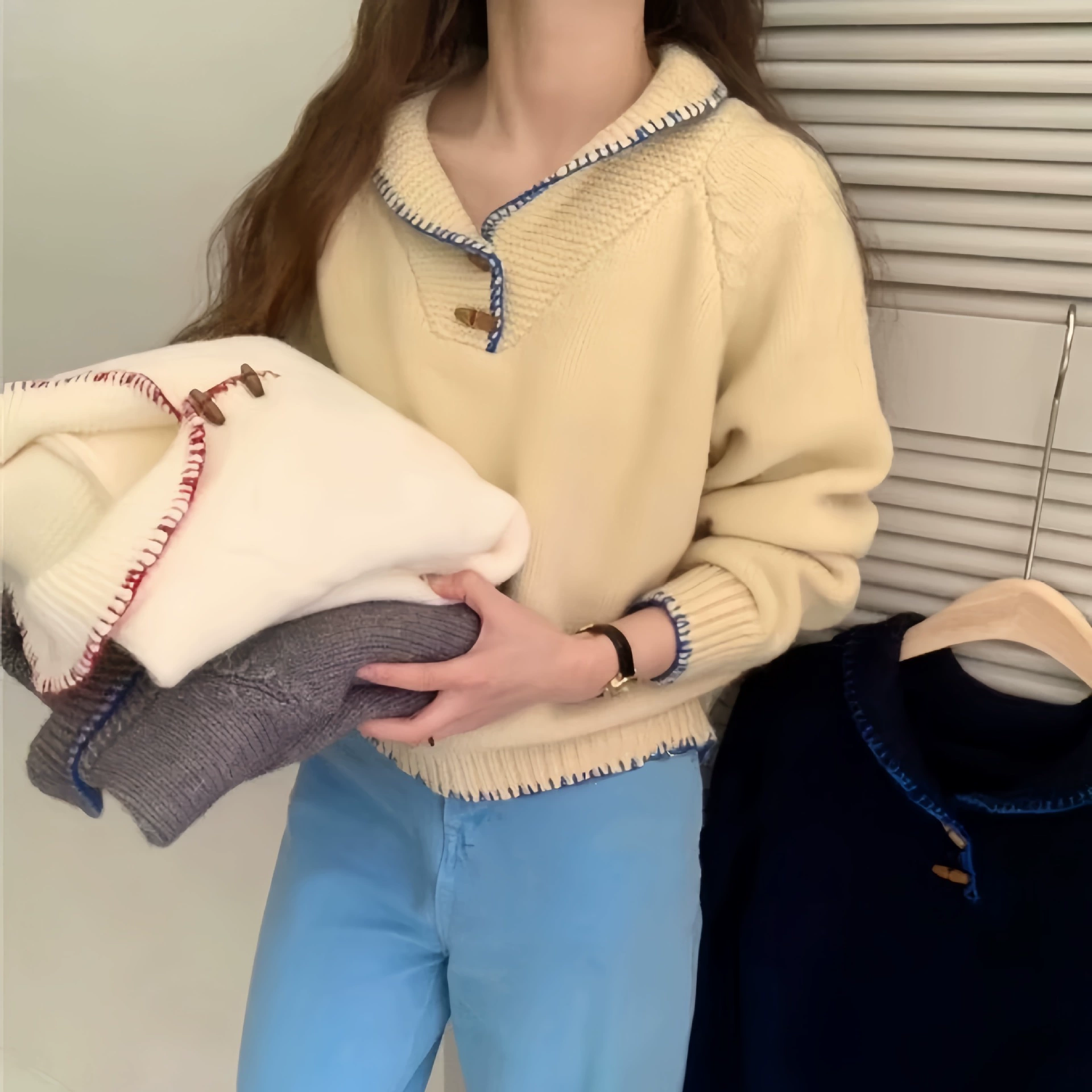 Женский свитер-пуловер с отложным воротником и пуговицами в стиле KANING, уменьшающий возраст, новая коллекция осень-зима 2025, корейский стиль, повседневный женский свитер.