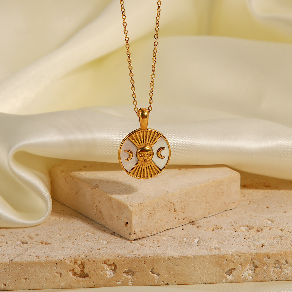 Fashion Geometric Stainless Steel Titanium Steel Gold Plated Shell Pendant Necklace_colorza_5