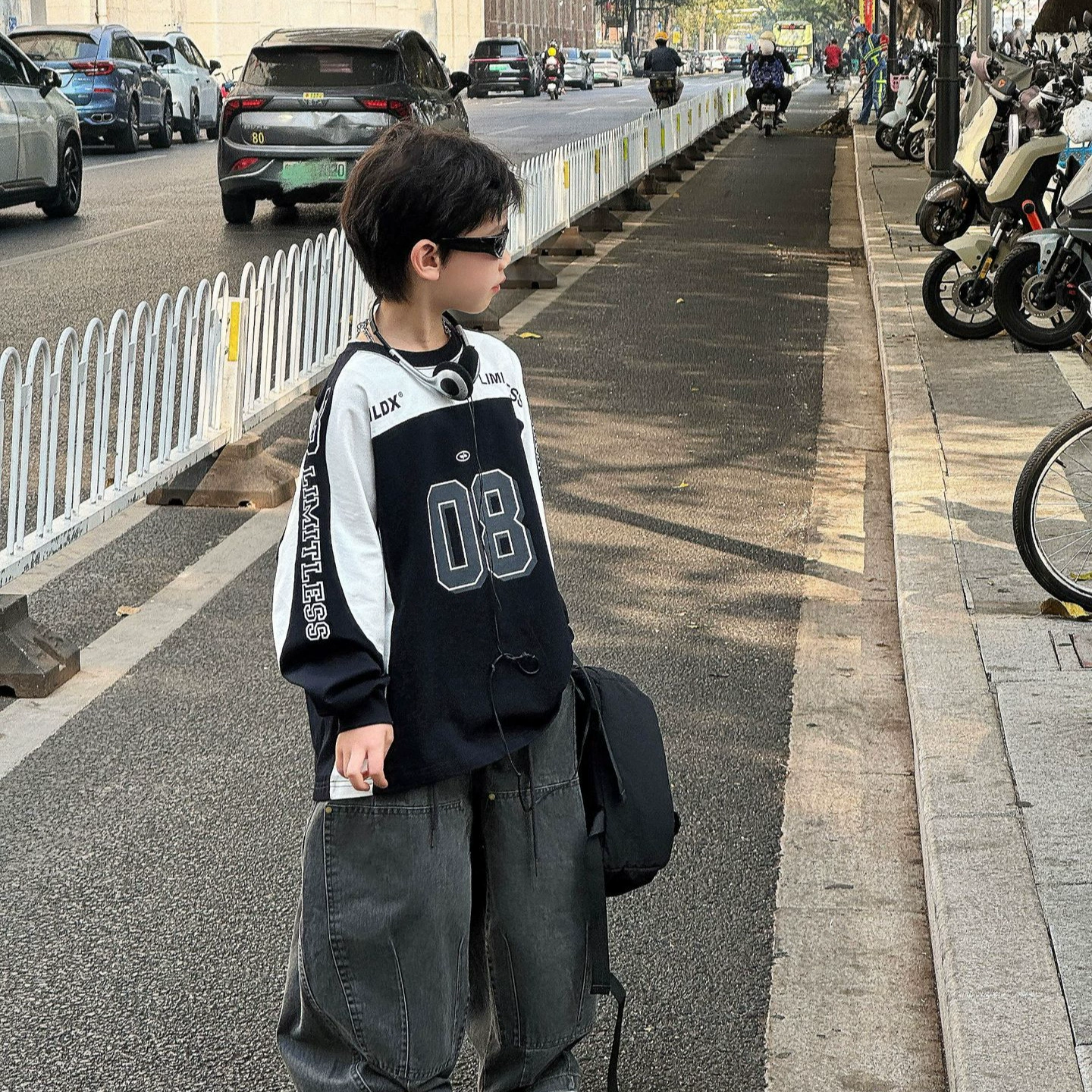 泰如2026春季新款儿童帅气街头宽松长袖卫衣男童撞色纯棉打底衫潮