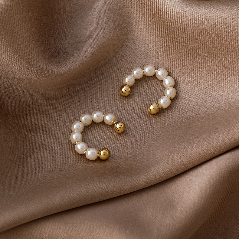 Pearl C-shaped Non-pierced Ear Clip display picture 6