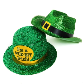 化妆服饰道具;节庆用品;塑料工艺品