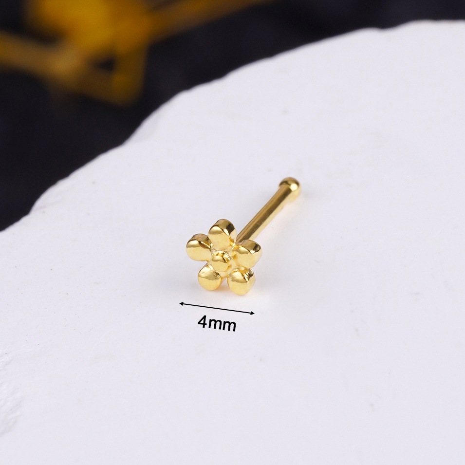 Piercing de nas cu urs și inimă în stil de lux discret_voghion.com