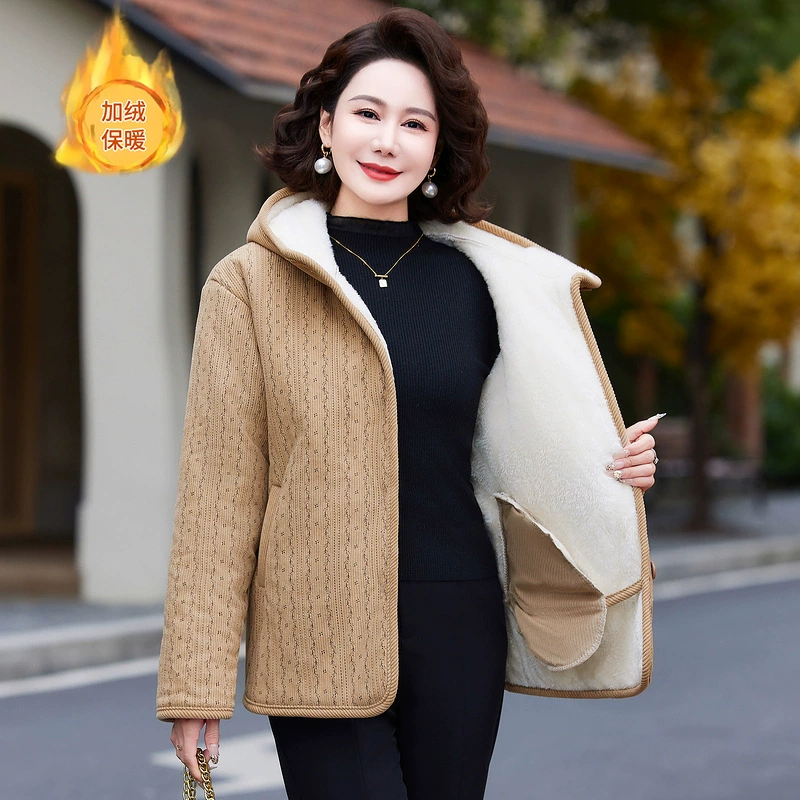 Мамы среднего и пожилого возраста осенняя и зимняя хлопчатобумажная куртка 2024 новая хлопковая куртка короткая куртка с бархатным утолщением для пожилого и пожилого возраста теплая хлопчатобумажная одежда