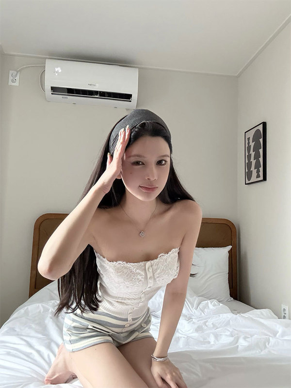titi小姐姐【蕾丝甜心】蕾丝拼接针织抹胸秋季纯欲内搭打底小上衣|undefined